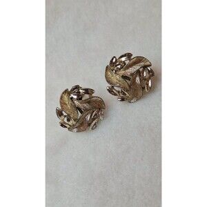Lisner Goldtone Screw back Vintage Earrings